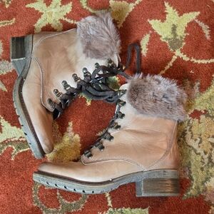 Dromedaris Lace Up Leather Boots